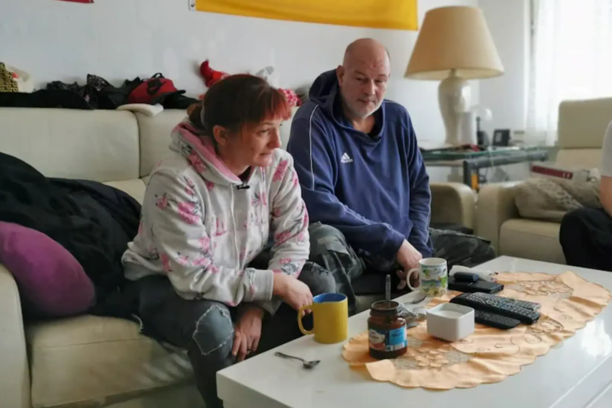 Carola und Stefan von "Armes Deutschland" halten nichts von ordentlicher Müllentsorgung.